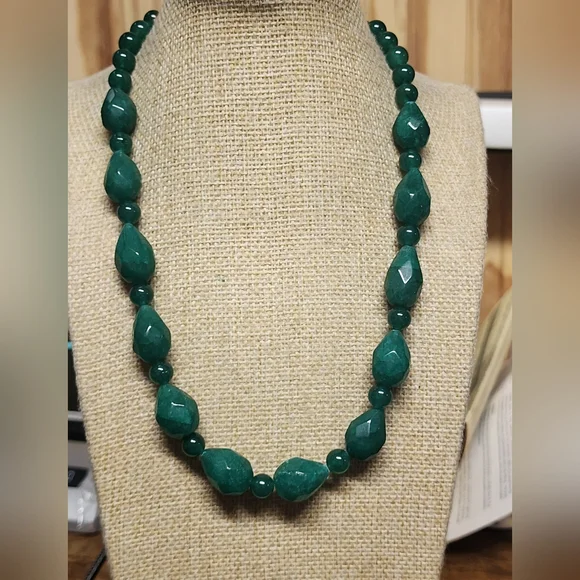 Teardrops of Jealousy 18-inch Emerald Green Necklace Artisan Aprilsplace - Picture 8 of 12